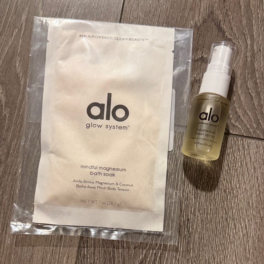 ALO Yoga Glow System Mindful Magnesium Bath Soak and Magnesium Reset Spray Set